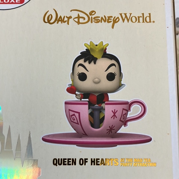 Funko Pop Deluxe Queen of Hearts NIB